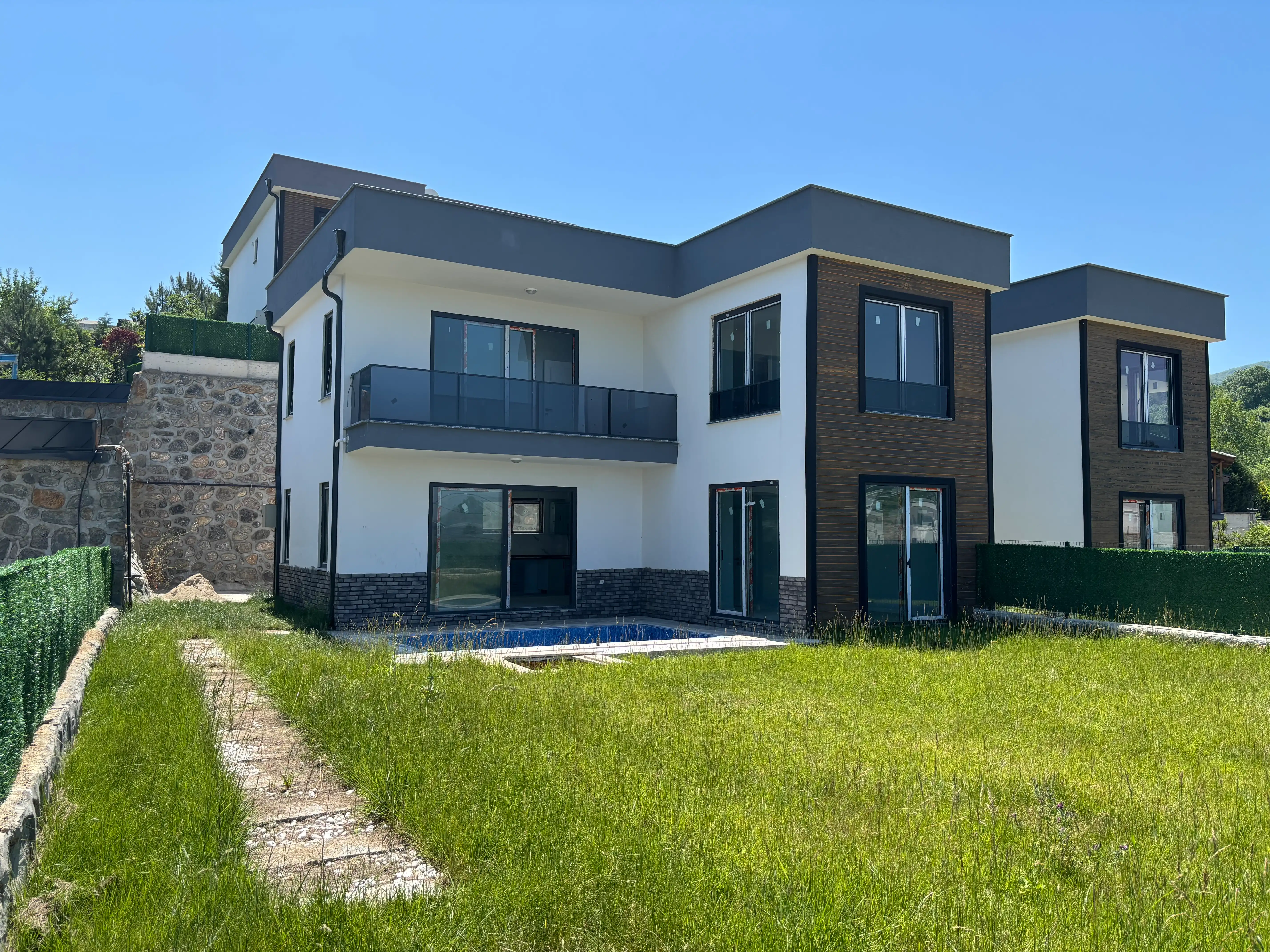 Modern 4+1 Private Villa for Sale in Sapanca Ünlüce – Lake View, Garden, Private Poo