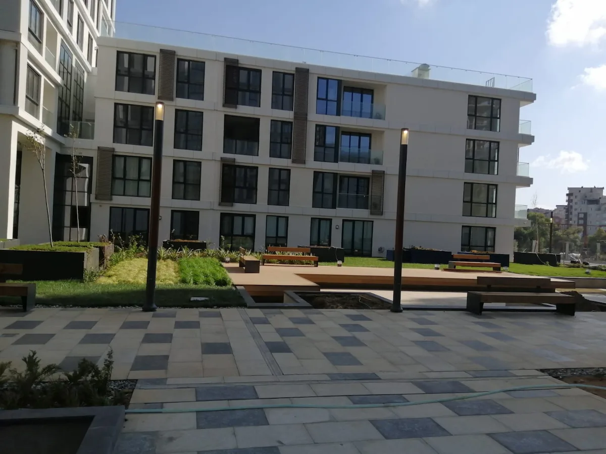 Image of Akzirve Strada