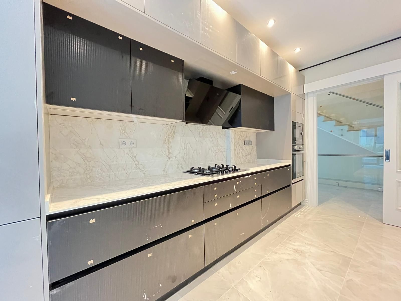 Modern 4+2 Luxury Villa with Garden and Private Parking in Zekeriyaköy, Sarıyer