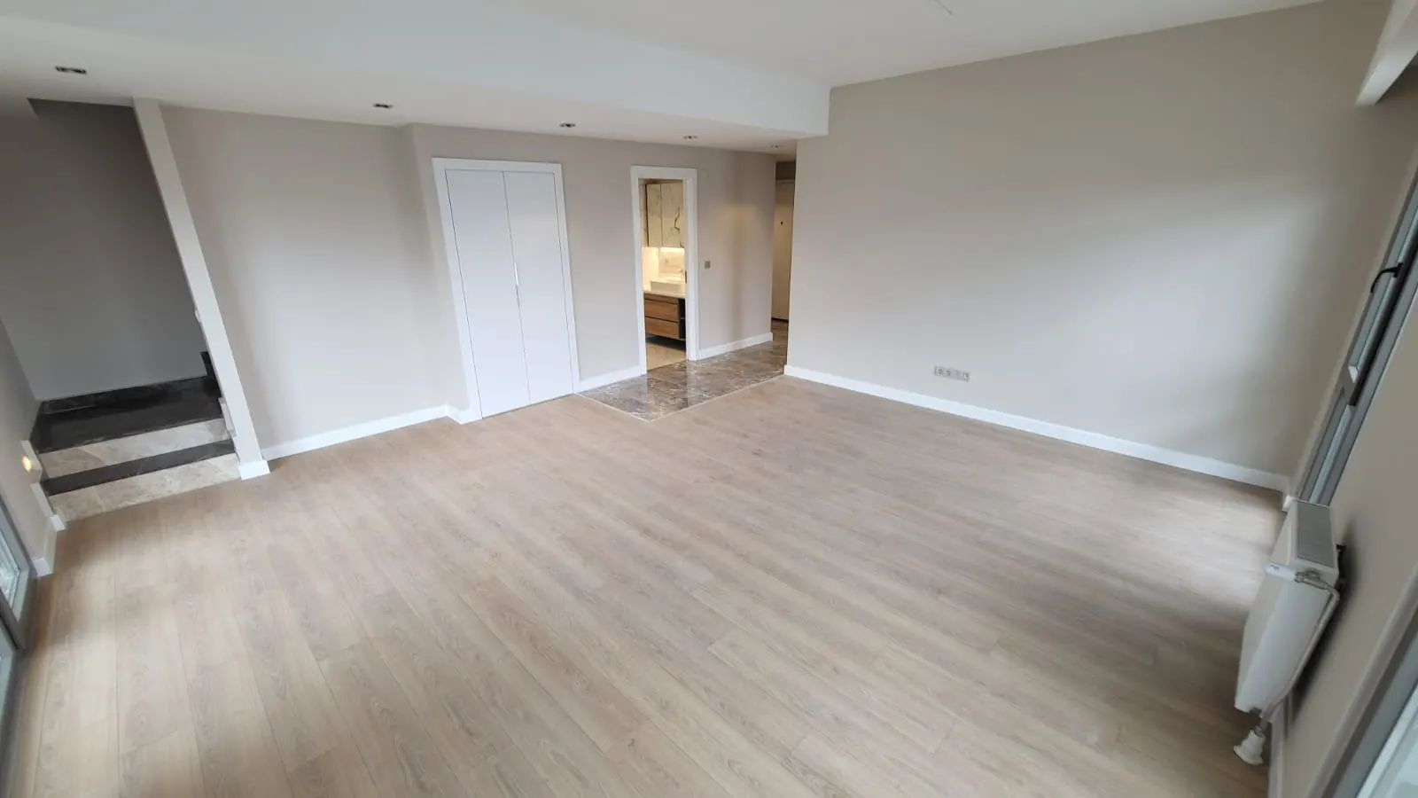 Image of Forev Modern Halic