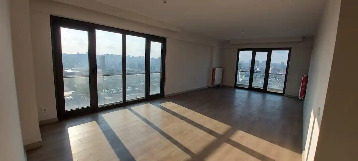 Image of Greenist Taras