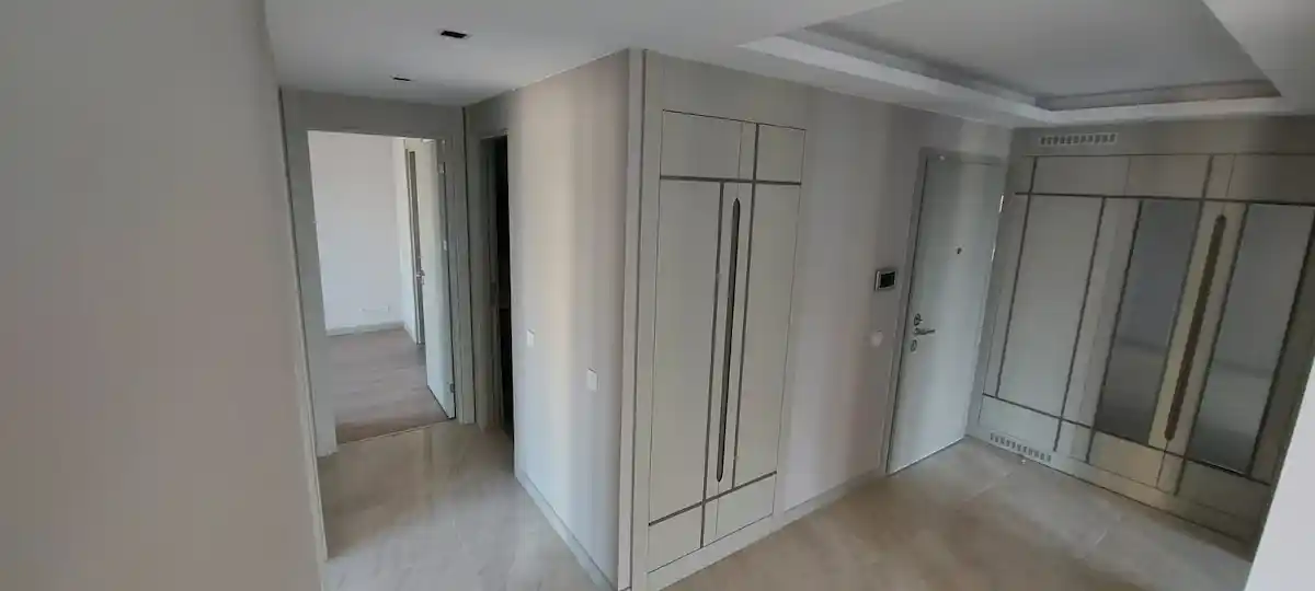 Image of Greenist Taras