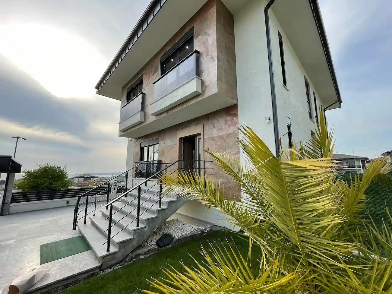 Luxurious villa for sale in Beylikduzu, deluxe finishing