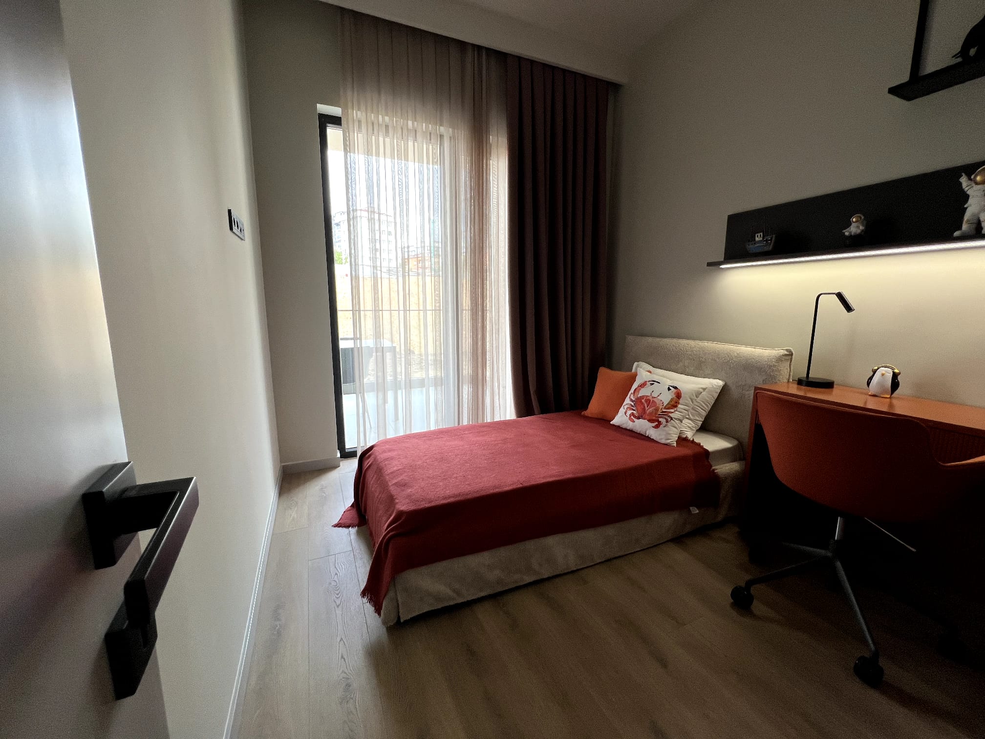 Image of Luna Dragos