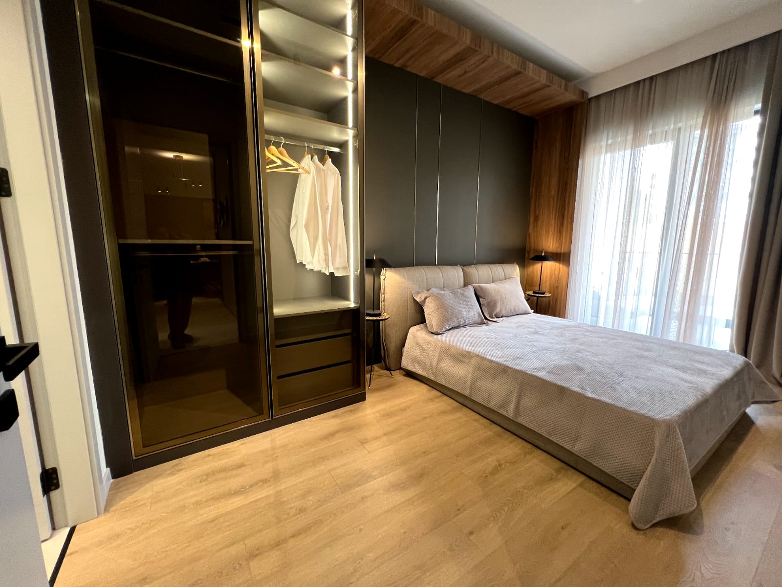 Image of Luna Dragos